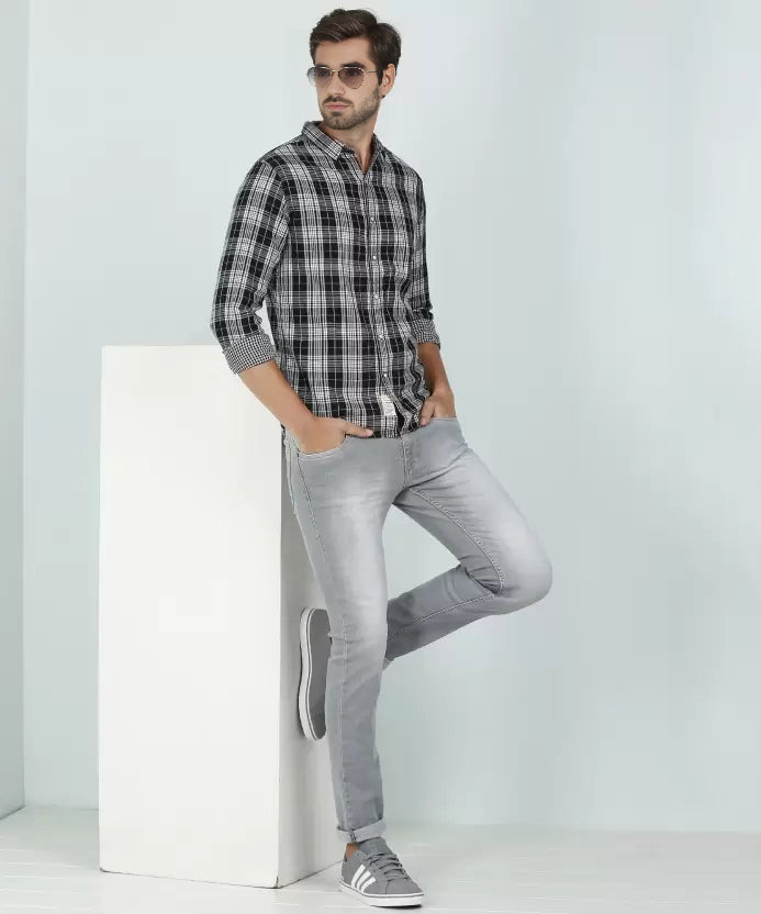 Levi's Men Slim Fit Checkered Spread Collar Casual Shirt